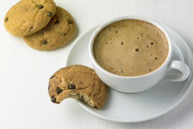 Kahve ve yulaf kurabiye ile Kahvaltı