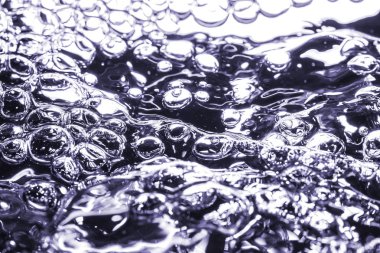 baloncuklar içinde su parlak yüksek ışık farklı renk