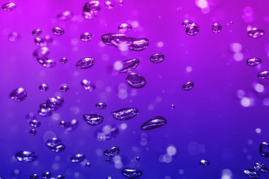 baloncuklar içinde su parlak yüksek ışık farklı renk