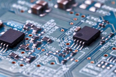 Çipler ve radyo parçaları elektronikli basılı devre kartı