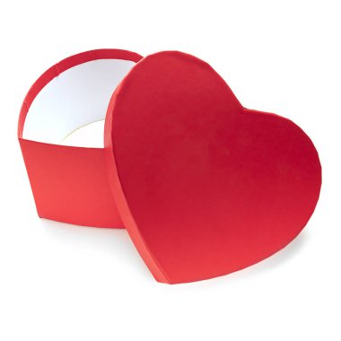 kırmızı kalp şekilli kutu geniş beyaz arkaplanı izole et