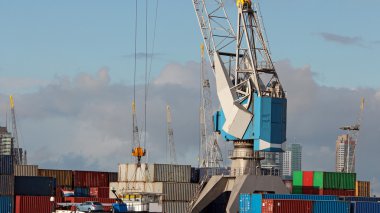 Harbor terminal yığın konteyner ile gemi kargo taşımacılığı
