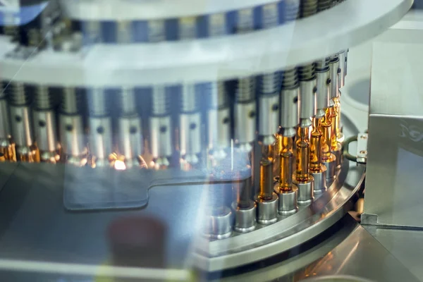 Maszyny kontrolno-sprawdzające farmaceutycznych ampułki optyczne — Zdjęcie stockowe