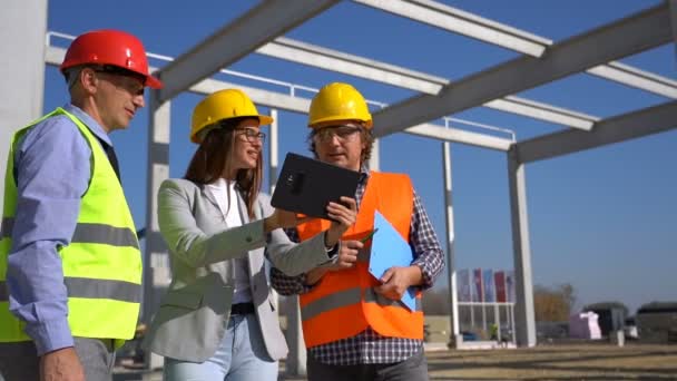 Gestión Proyectos Reunión Tripulación Campo Sitio Construcción Negocios Construcción Trabajo — Vídeo de stock