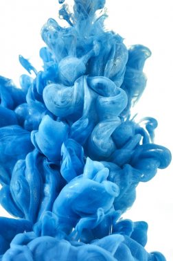 mavi metalik boya sıçrama. Suda mürekkep