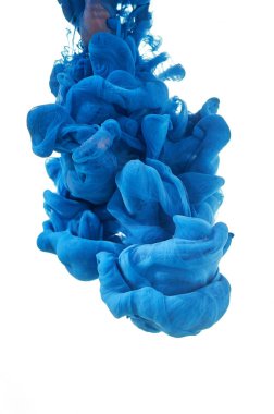 suyun içinde mürekkep. Mavi boya bir sıçrama. Arka plan c