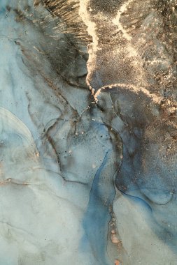 Alkol mürekkebi renkleri saydam. Soyut çok renkli mermer desen arkaplanı. Tasarım kağıdı, duvar kağıdı. Akrilik boyaları karıştırıyorum. Modern akışkan sanat. Alkol Mürekkebi Deseni