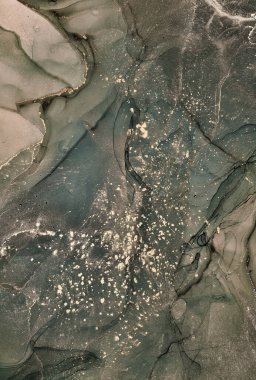 Alkol mürekkebi renkleri saydam. Soyut çok renkli mermer desen arkaplanı. Tasarım kağıdı, duvar kağıdı. Akrilik boyaları karıştırıyorum. Modern akışkan sanat. Alkol Mürekkebi Deseni