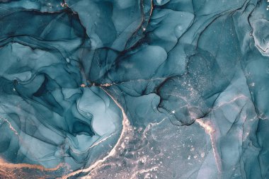 Alkol mürekkebi renkleri saydam. Soyut çok renkli mermer desen arkaplanı. Tasarım kağıdı, duvar kağıdı. Akrilik boyaları karıştırıyorum. Modern akışkan sanat. Alkol Mürekkebi Deseni