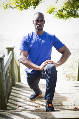 Genç adam egzersiz Yoga