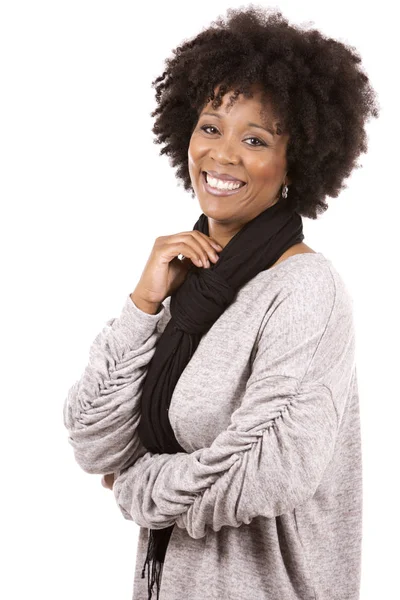 Schwarze lässige Frau auf weißem Hintergrund — Stockfoto