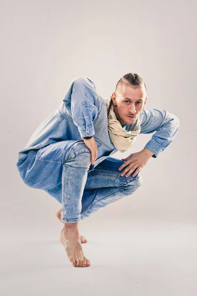 Male contemporary hip hop dancer in denim — Stock Photo, Image