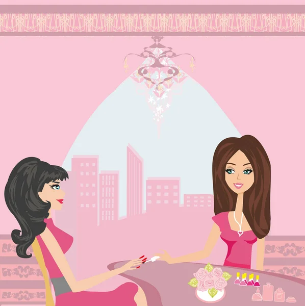 Kız güzellik salonunda manikür yapıyor.