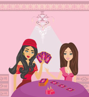 Fortune teller kadın Tarot kartlarından gelecekteki okuma