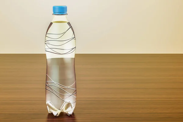 Butelka wody na drewnianym stole, renderowania 3d — Zdjęcie stockowe