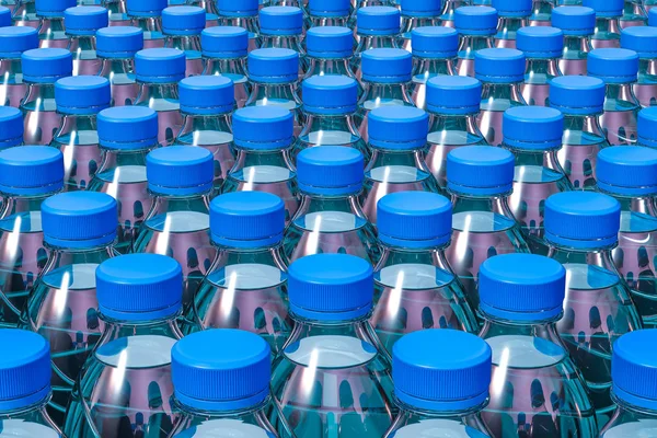 Pozadí z plastových lahví na vodu, vykreslování 3d objektů — Stock fotografie