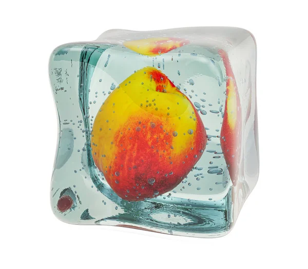 Nectarina congelada en cubo de hielo, renderizado 3D —  Fotos de Stock