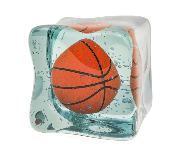 Balón de baloncesto congelado en cubo de hielo, renderizado 3D —  Fotos de Stock