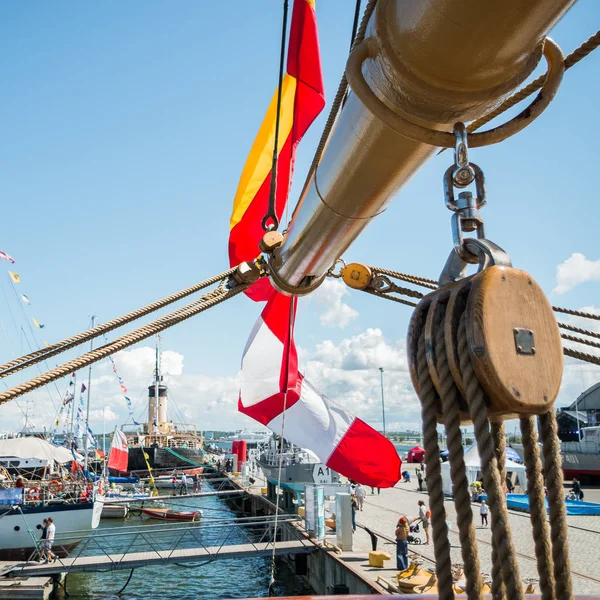 Rigging Tall Sailing Ship Port Background — Stok fotoğraf