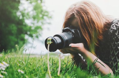 Zencefil kız fotoğraf çekmek