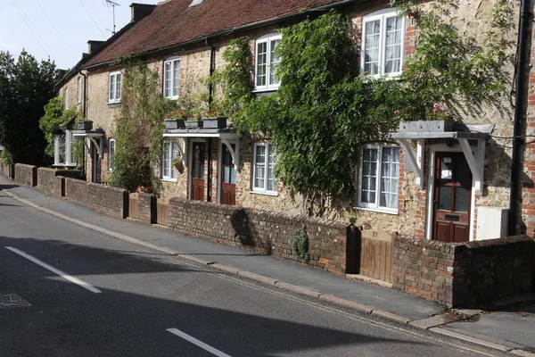 Traditional English old housing — Stock Photo, Image