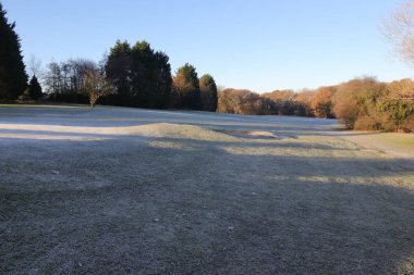 Frost'un üzerinde golf sahası