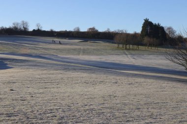Frost'un üzerinde golf sahası
