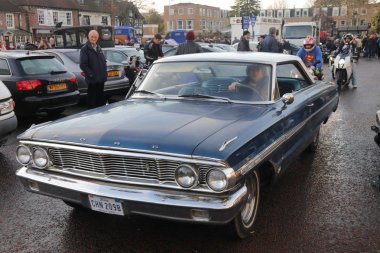 Eski bir retro klasik araba 