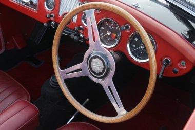 Eski bir retro klasik araba iç 