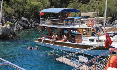 Türkiye'de turistlere tekne turları