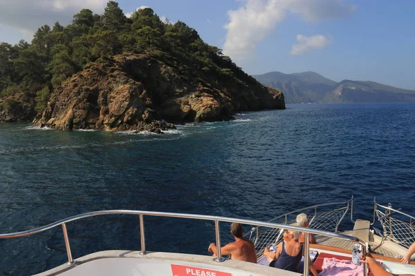 Excursions en bateau pour les touristes en Turquie — Photo