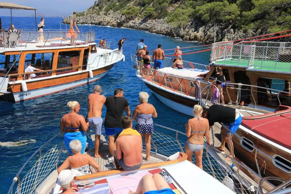 Bootsausflüge für Touristen in der Türkei — Stockfoto