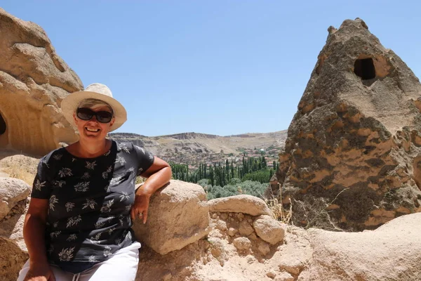 Kapadokya'da Selime Manastırı ziyaret turistler