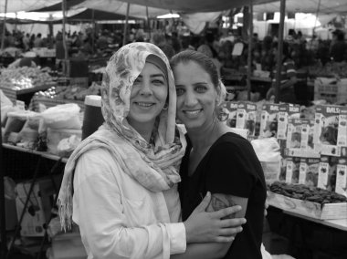 İki genç Türk kız