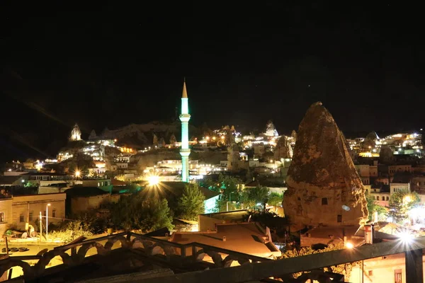 Vista nocturna de la ciudad de Goreme —  Fotos de Stock