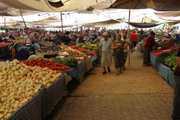 फळ आणि भाज्यांचे ताजे बाजार उत्पादन — स्टॉक फोटो, इमेज