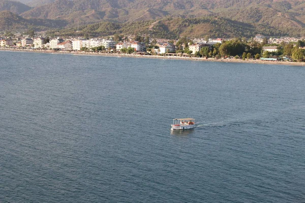 Boote in ruhigen Gewässern, Leitartikel — Stockfoto