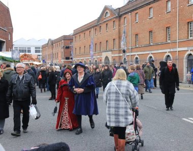 Her yıl Noel Victoria Festivali portsmouth Tersane, 2 Aralık 2017 yılında Victoria bölümlerini oynayan 2 Aralık 2017, Portsmouth Tersane, İngiltere: bilinmeyen aktörler