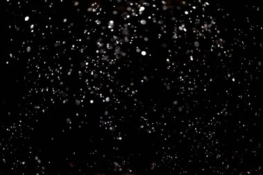 Kara Arkaplan 'a Yağan Karlar