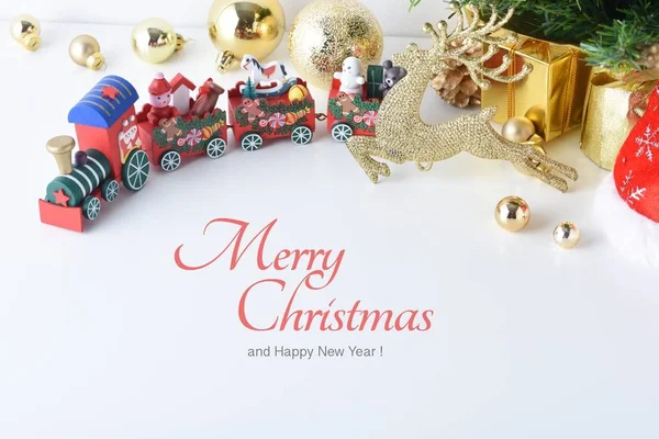Tren de juguete de madera con bloques de colores, Feliz Año Nuevo, Navidad — Foto de Stock