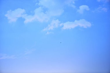 Bulutlar güzel günbatımı arka plan ile gökyüzü