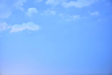 Bulutlar güzel günbatımı arka plan ile gökyüzü