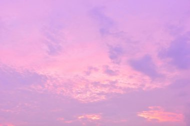 Bulutlar güzel günbatımı arka plan ile gökyüzü