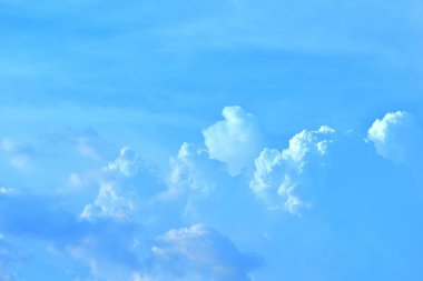 Bulutlar güzel günbatımı arka plan ile gökyüzü