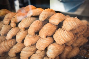 Köri puffs adapte f edilmiş bir çok popüler snack madde vardır