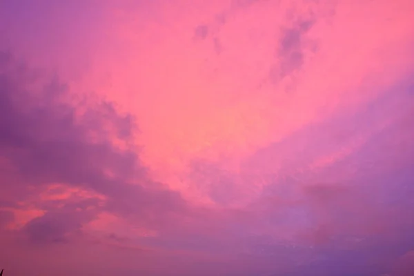 El cielo con nubes Beatiful Sunset fondo — Foto de Stock