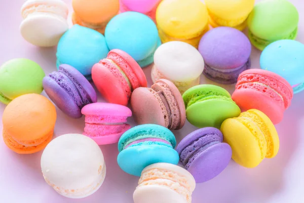 Colorful macarons or macaroons dessert sweet beautiful to eat — Stock Photo, Image