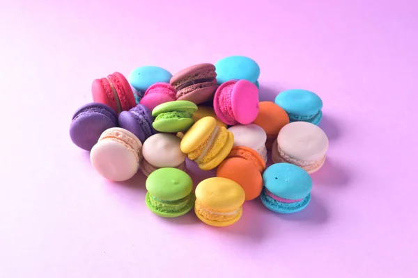 Bunte Macarons oder Makronen Dessert süß schön zu essen — Stockfoto