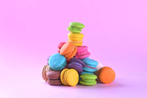 Macarons coloridos ou macaroons sobremesa doce bonito para comer — Fotografia de Stock