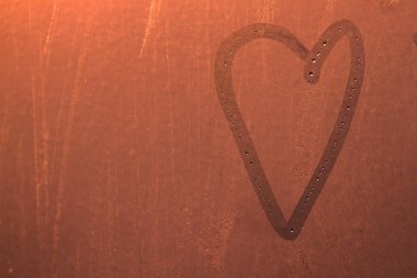 Kalp çiğ camına. Kırmızı